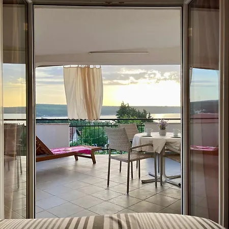 Neu Erbautes Mit Grossem Balkon By Interhome *