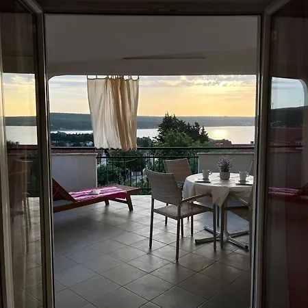 Neu Erbautes Mit Grossem Balkon By Interhome Appartement *