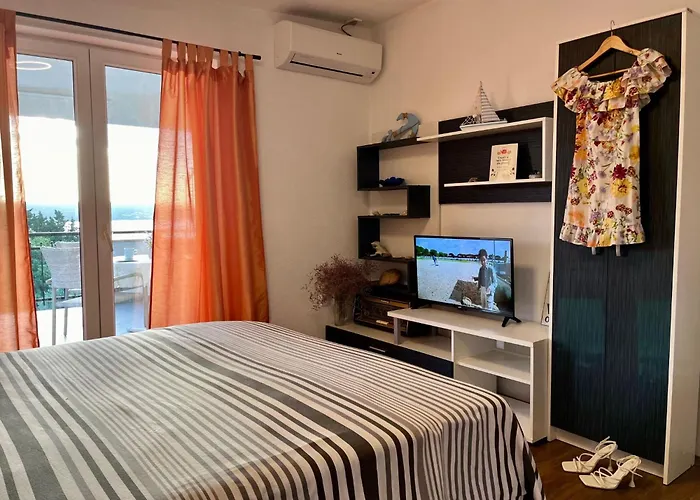 Neu Erbautes Mit Grossem Balkon By Interhome * Gornji Karin