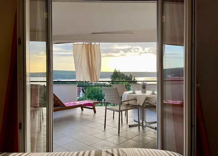 Neu Erbautes Mit Grossem Balkon By Interhome *