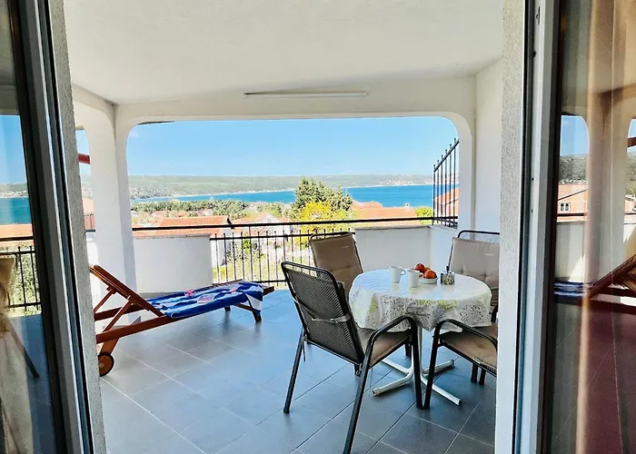Neu Erbautes Mit Grossem Balkon By Interhome