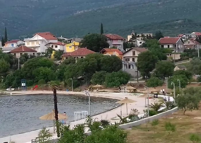 Neu Erbautes Mit Grossem Balkon By Interhome