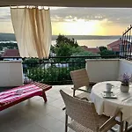 Neu Erbautes Mit Grossem Balkon By Interhome Apartamento