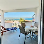 Neu Erbautes Mit Grossem Balkon By Interhome